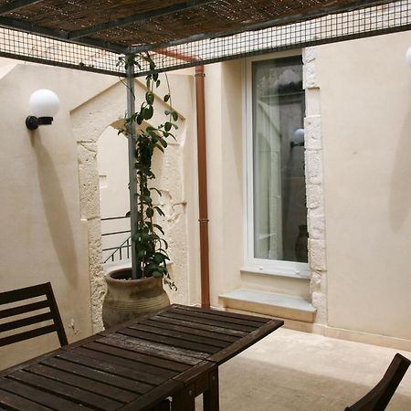 Lanterne Magiche Ortigia - Dependances Apartment Syracuse ภายนอก รูปภาพ